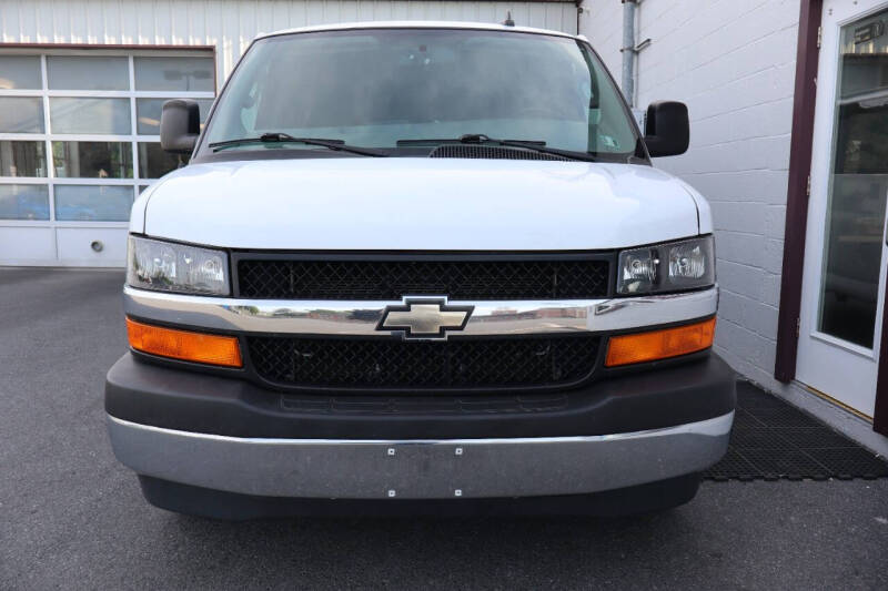 chevrolet express passenger 2017 1GAZGPFG1H1207169 image chevrolet express passenger 2017 1GAZGPFG1H1207169 image
